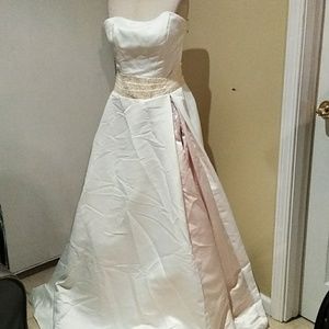 Lebon wedding gown